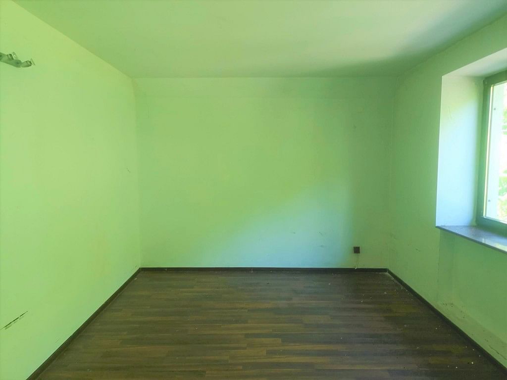 Dom 10 pokojowe na Sprzedaż