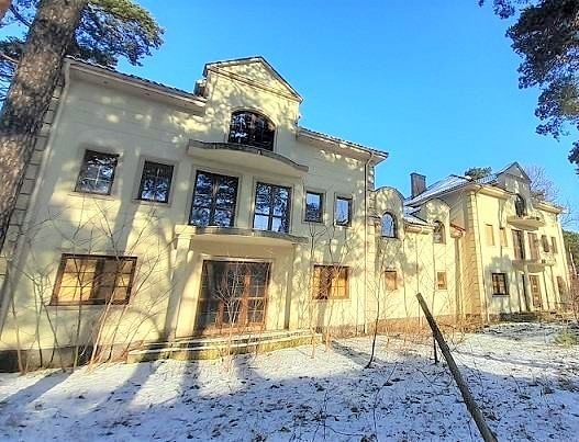 Dom 10 pokojowe na Sprzedaż