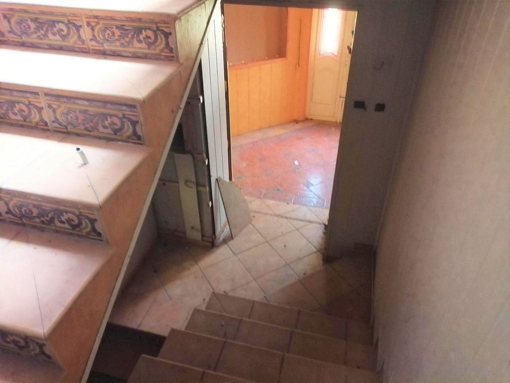Dom 9 pokojowe na Sprzedaż