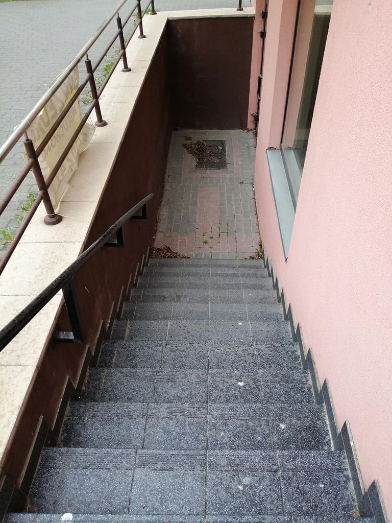 Lokal użytkowy  pokojowe na Sprzedaż