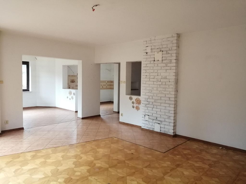 Dom 5 pokojowe na Sprzedaż