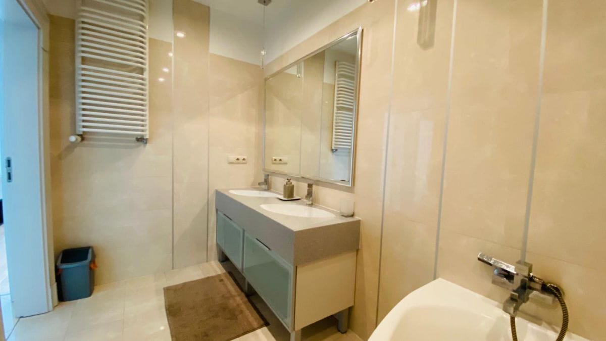 Mieszkanie 4 pokojowe na Wynajem