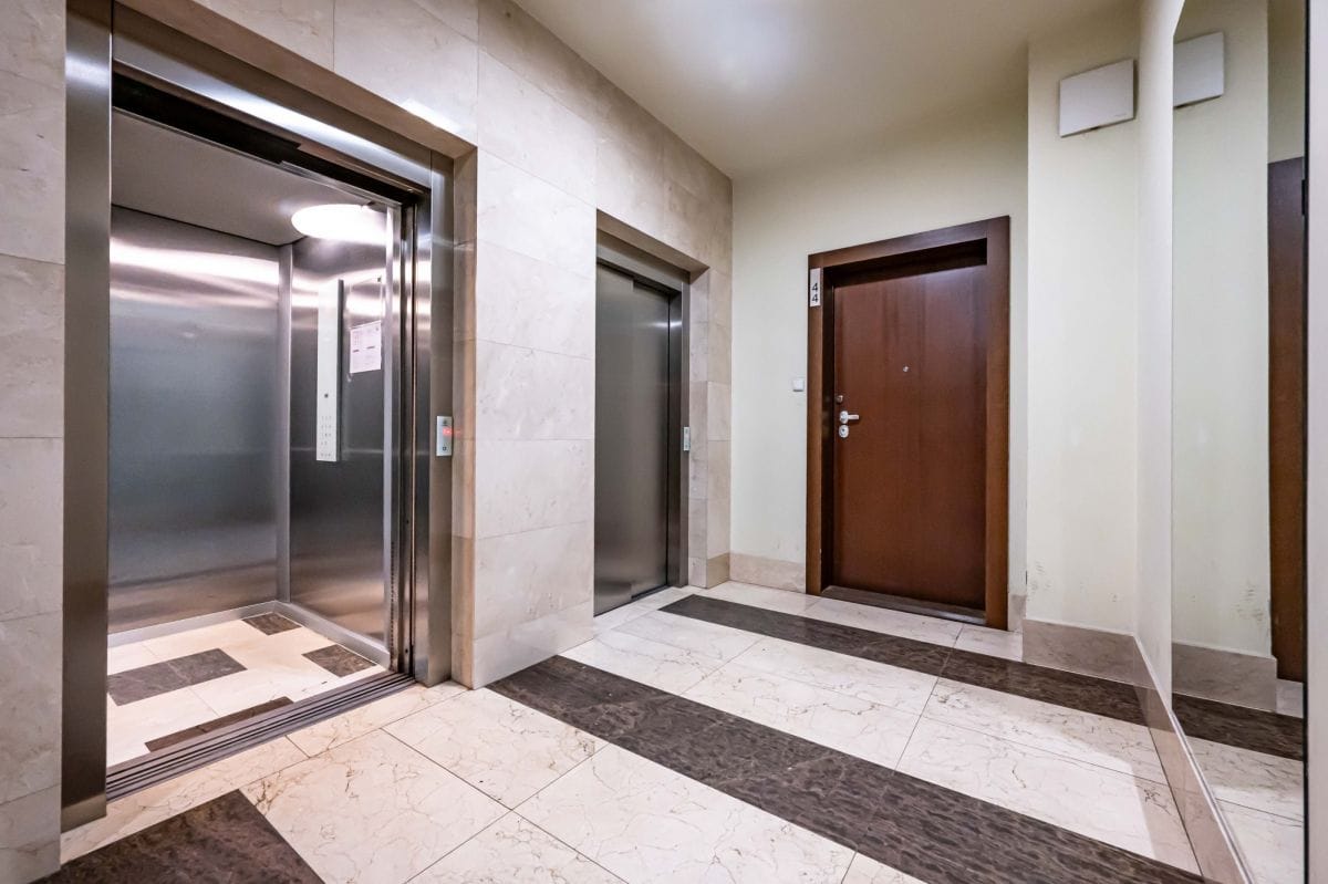 Mieszkanie 4 pokojowe na Sprzedaż