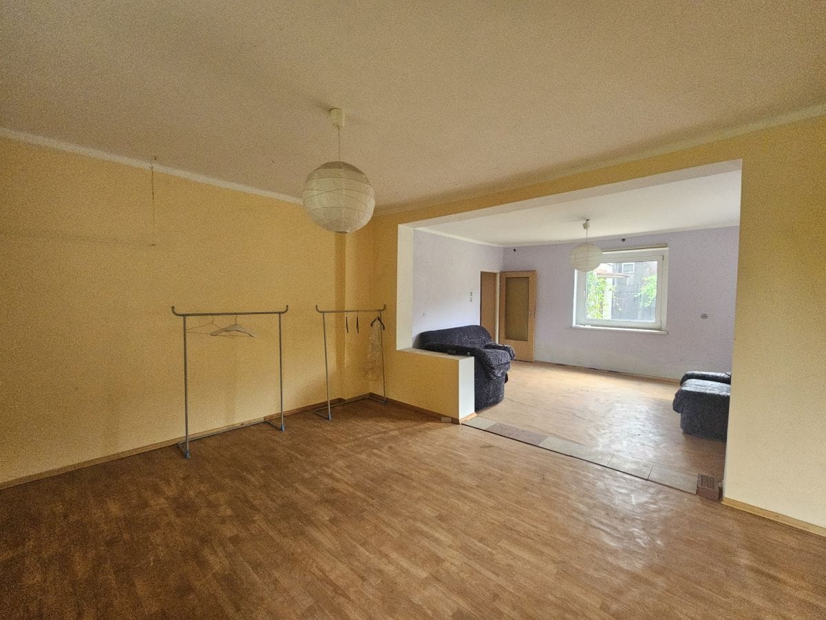 Dom 9 pokojowe na Sprzedaż