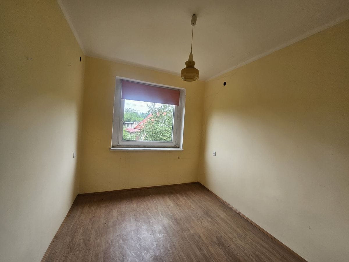Dom 9 pokojowe na Sprzedaż