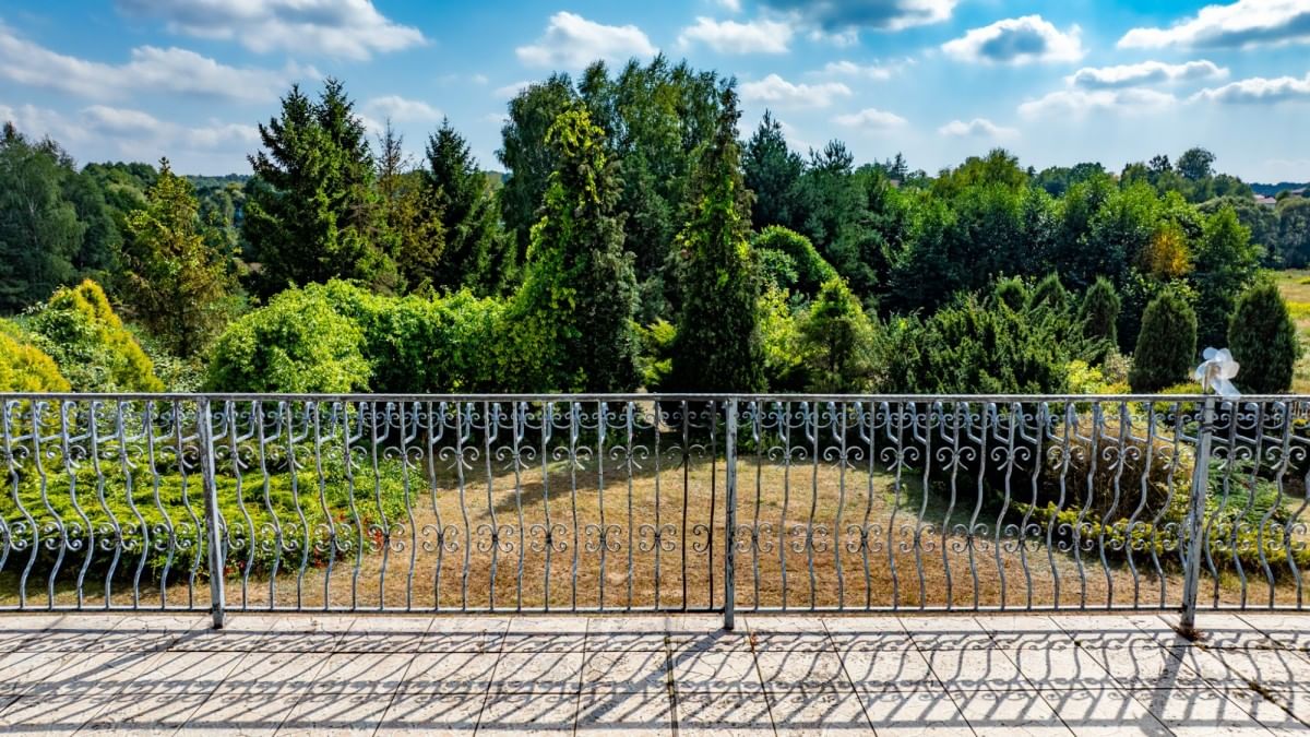 Dom 9 pokojowe na Sprzedaż