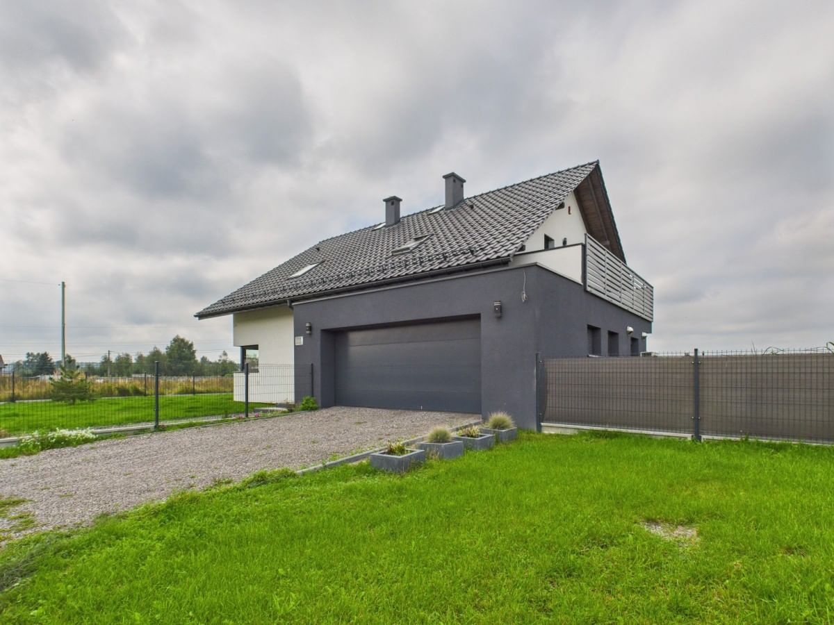 Dom 5 pokojowe na Sprzedaż