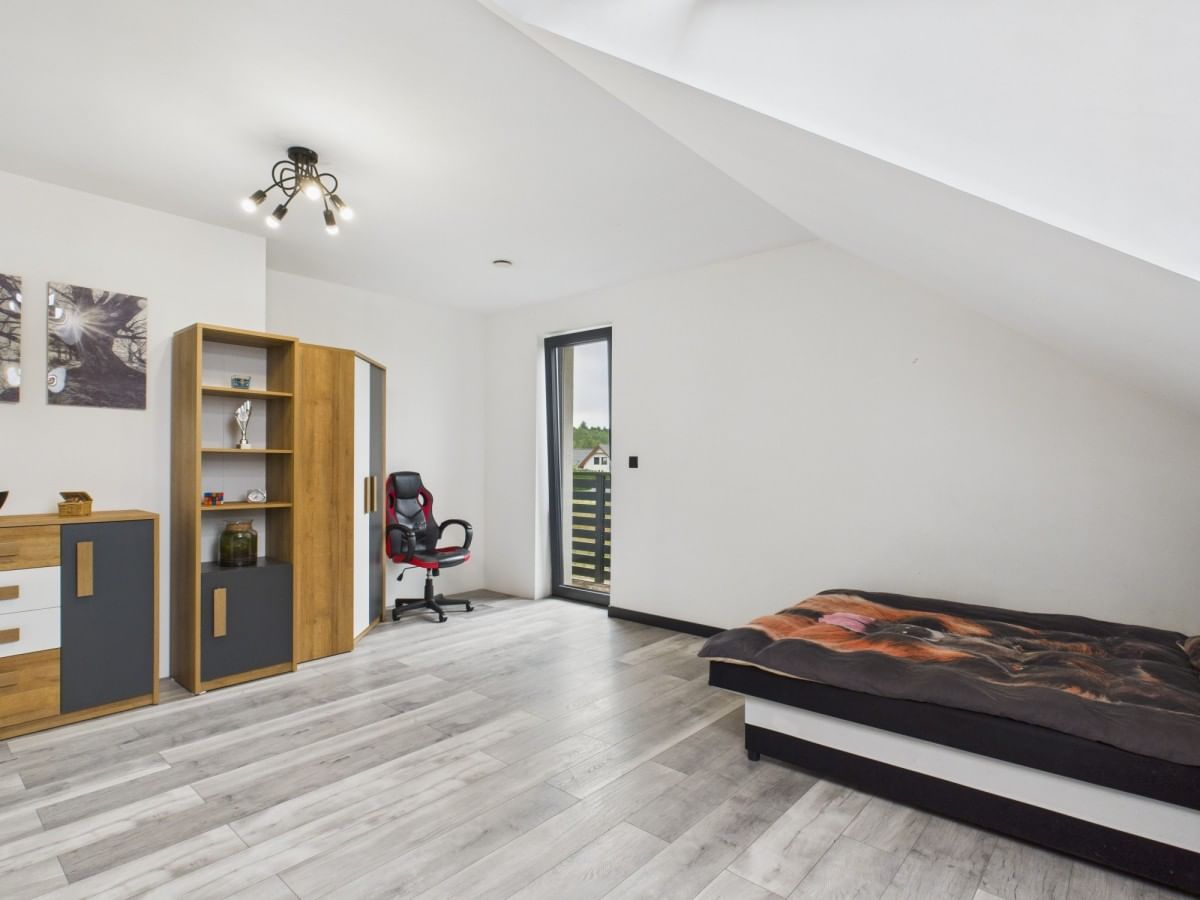 Dom 5 pokojowe na Sprzedaż