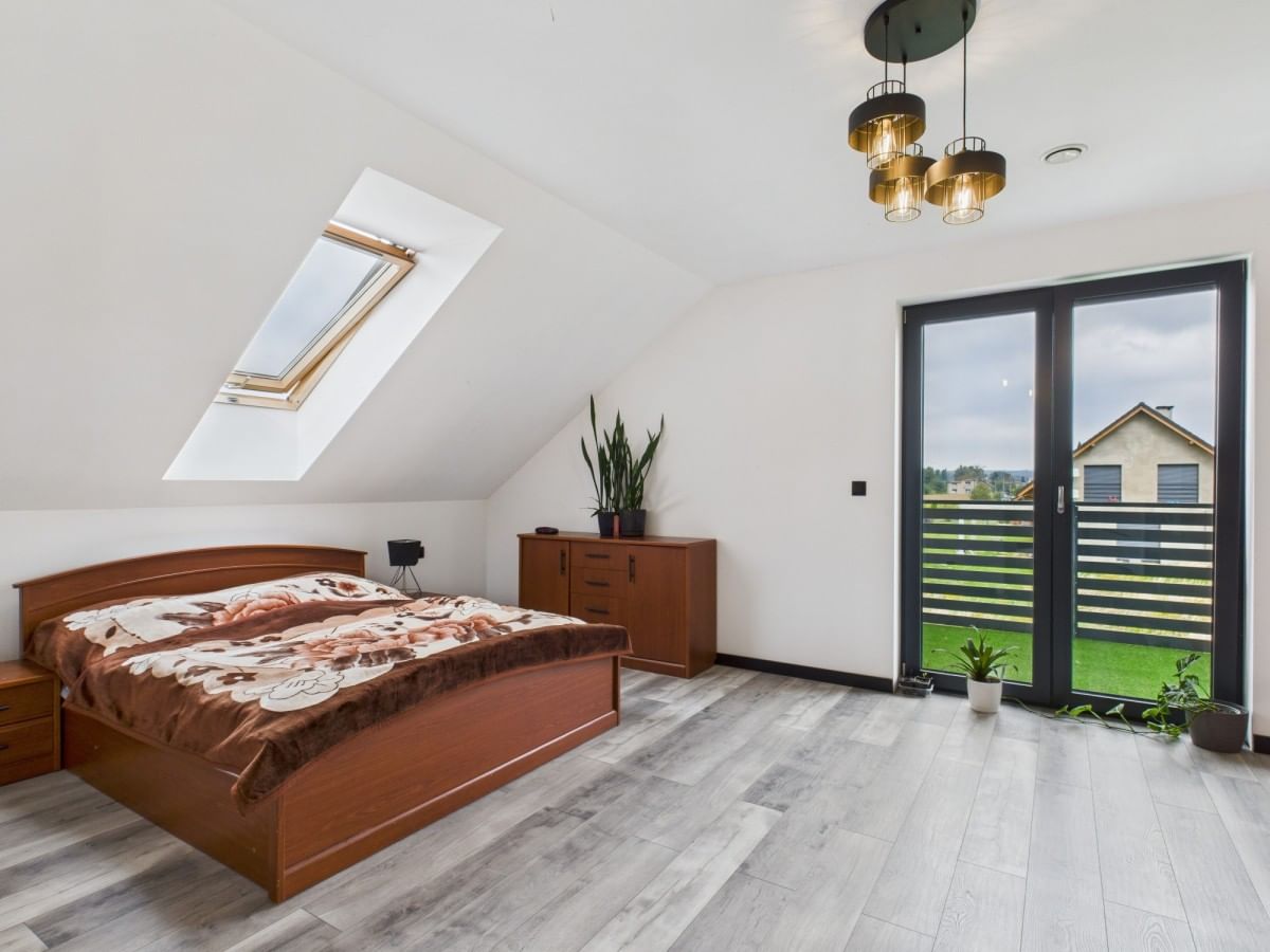 Dom 5 pokojowe na Sprzedaż