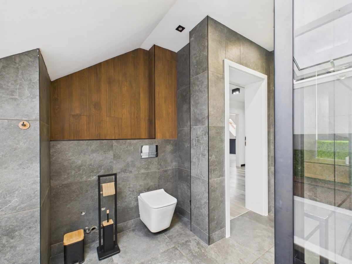 Dom 5 pokojowe na Sprzedaż