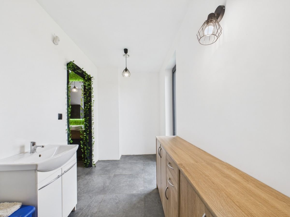 Dom 5 pokojowe na Sprzedaż