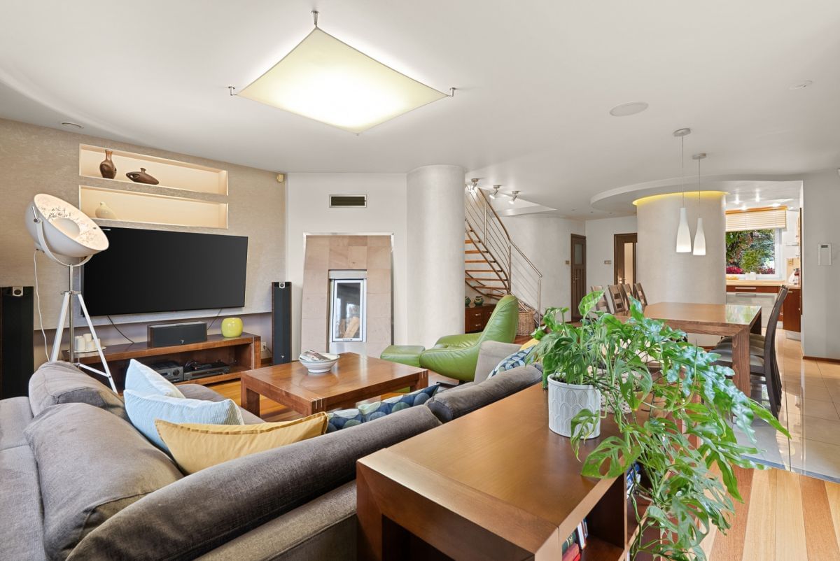 Dom 5 pokojowe na Sprzedaż