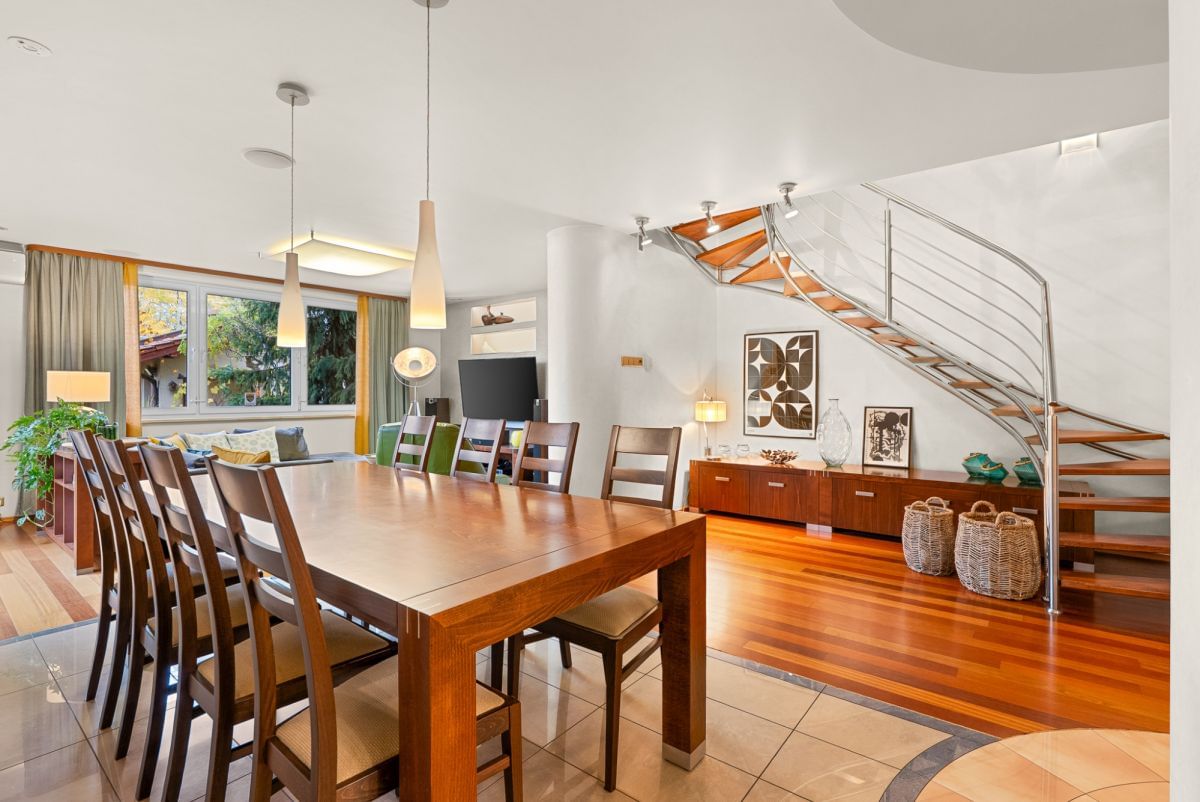 Dom 5 pokojowe na Sprzedaż