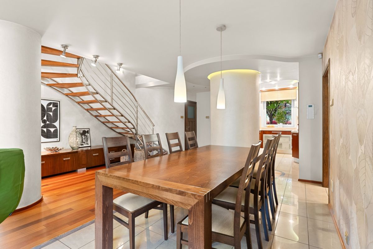 Dom 5 pokojowe na Sprzedaż