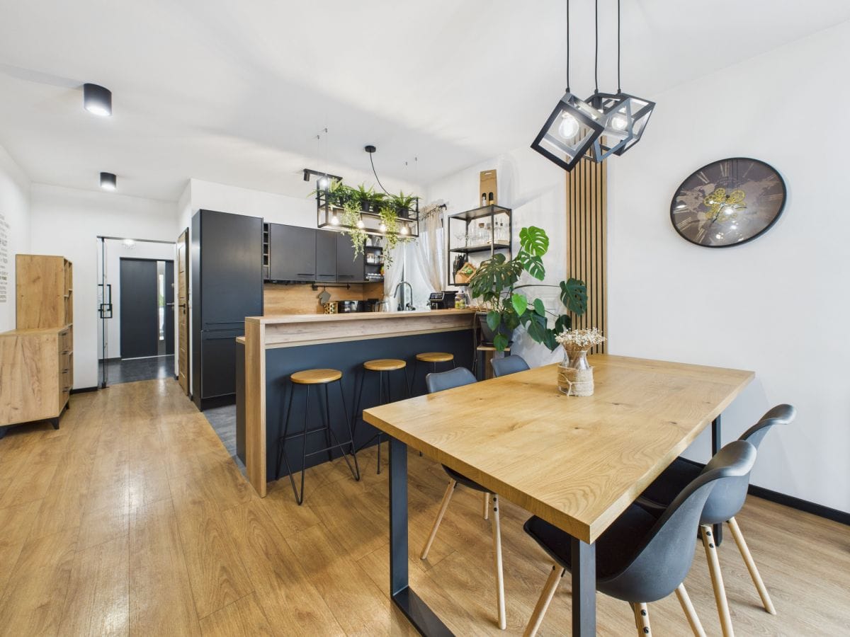 Dom 5 pokojowe na Sprzedaż