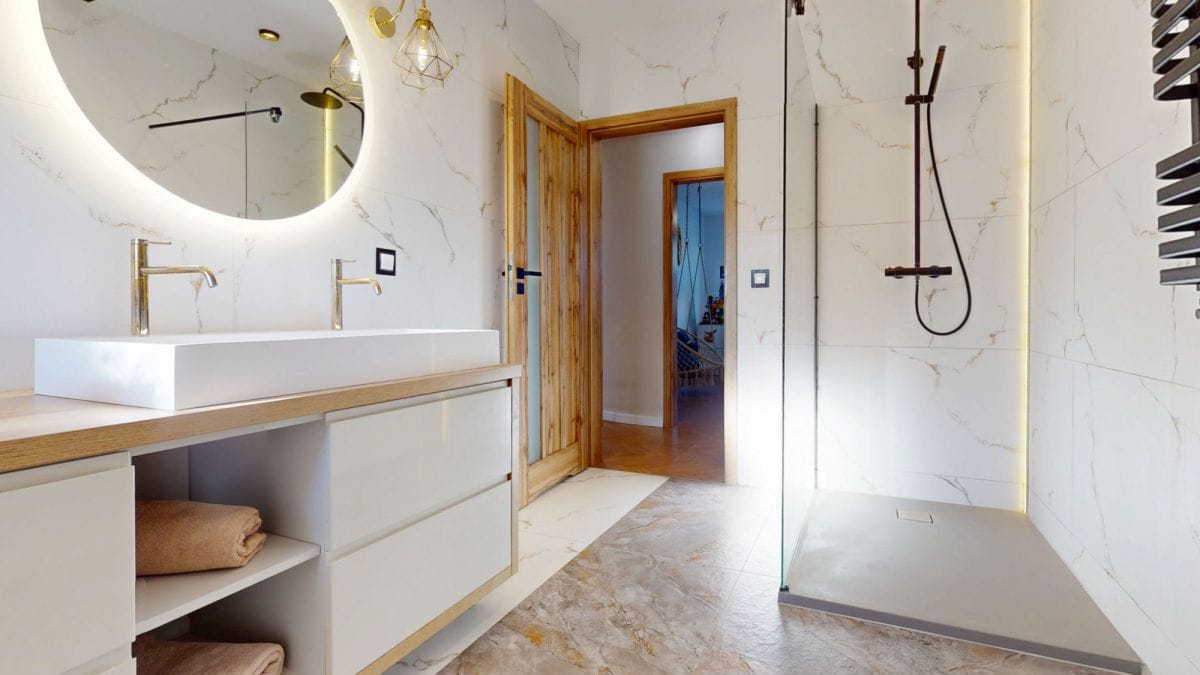 Dom 5 pokojowe na Sprzedaż