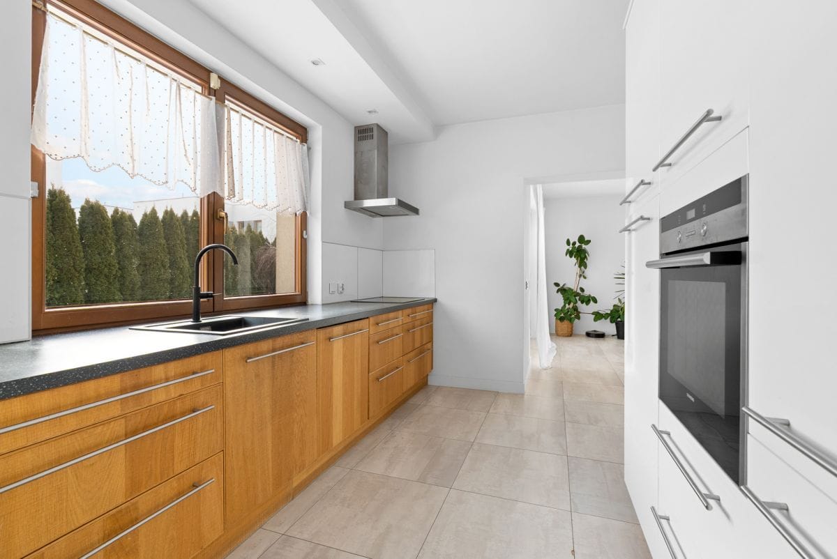 Dom 6 pokojowe na Sprzedaż