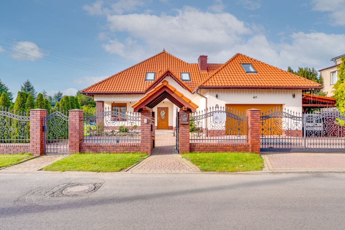 Dom 5 pokojowe na Sprzedaż