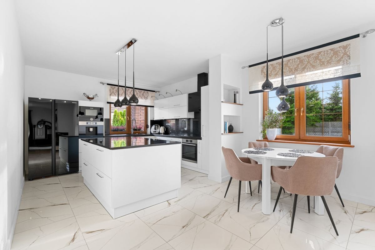 Dom 5 pokojowe na Sprzedaż