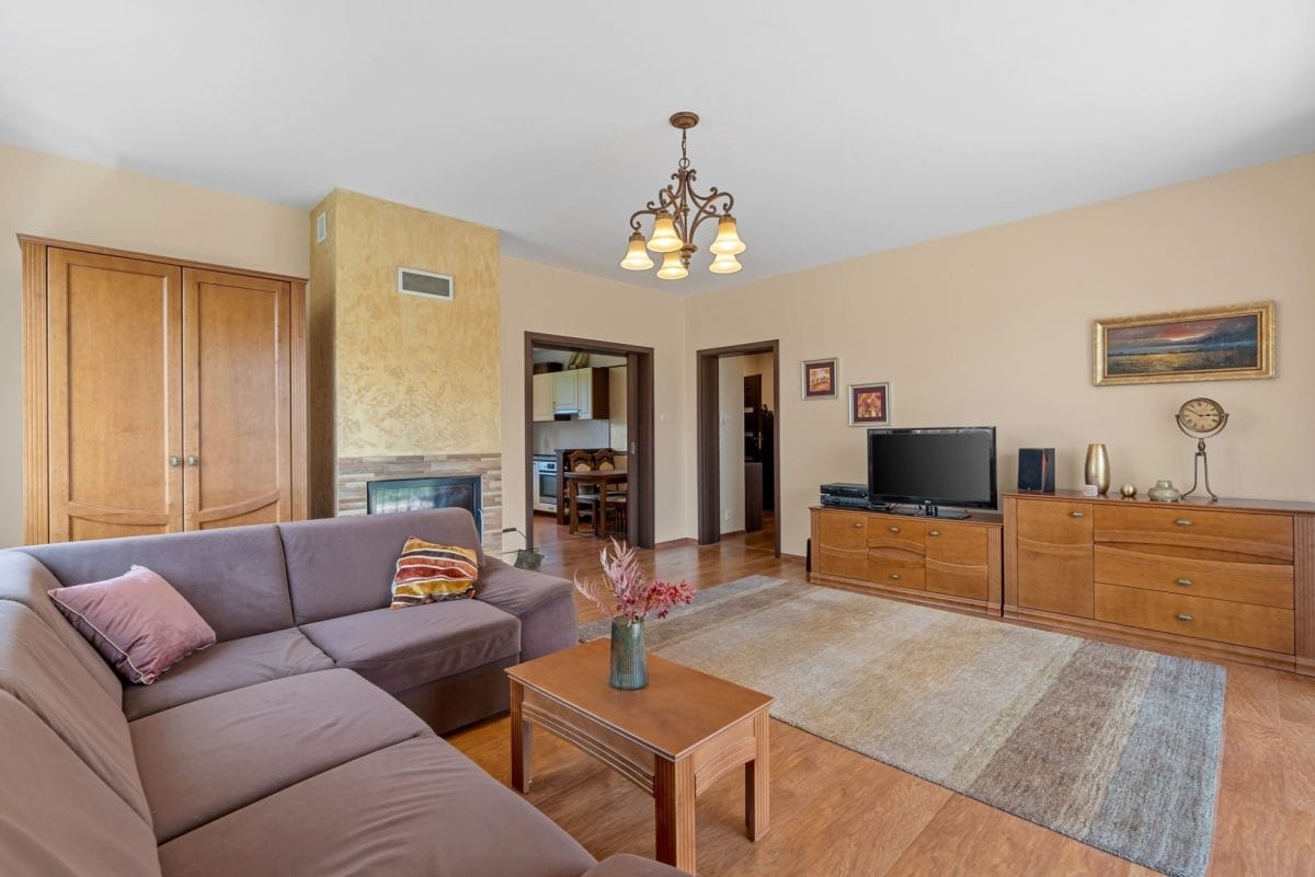 Dom 6 pokojowe na Sprzedaż