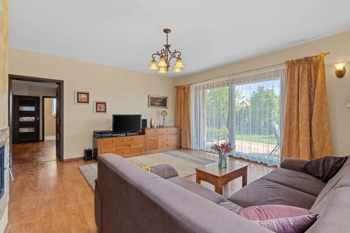 Dom 6 pokojowe na Sprzedaż