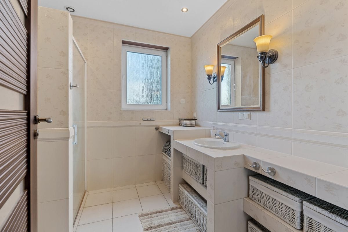 Dom 6 pokojowe na Sprzedaż