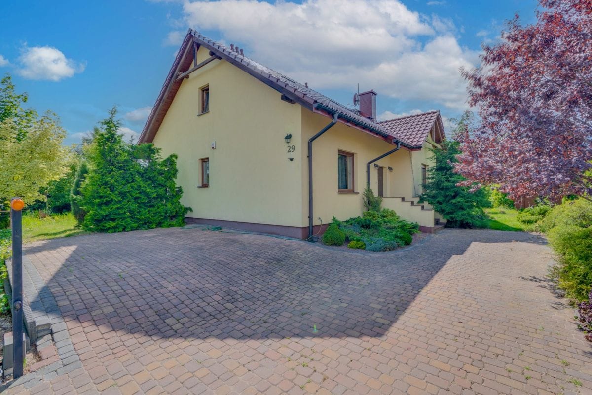 Dom 6 pokojowe na Sprzedaż