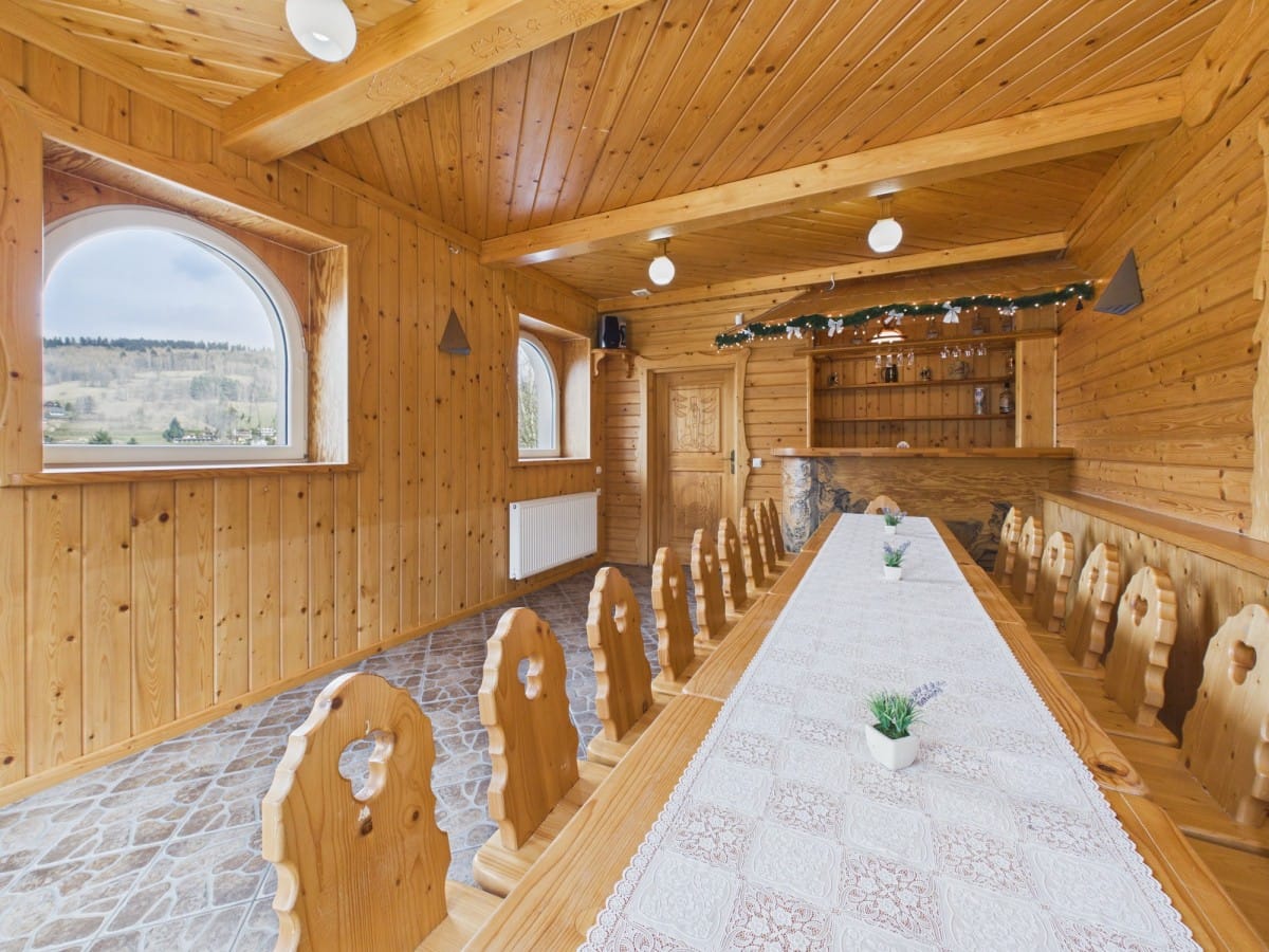 Dom 9 pokojowe na Sprzedaż