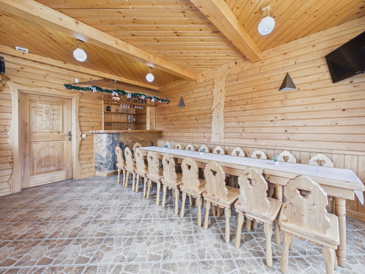 Dom 9 pokojowe na Sprzedaż