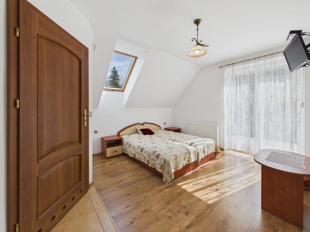 Dom 9 pokojowe na Sprzedaż