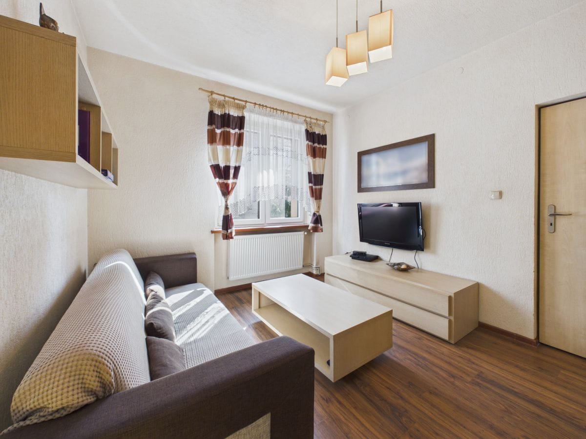 Dom 8 pokojowe na Sprzedaż