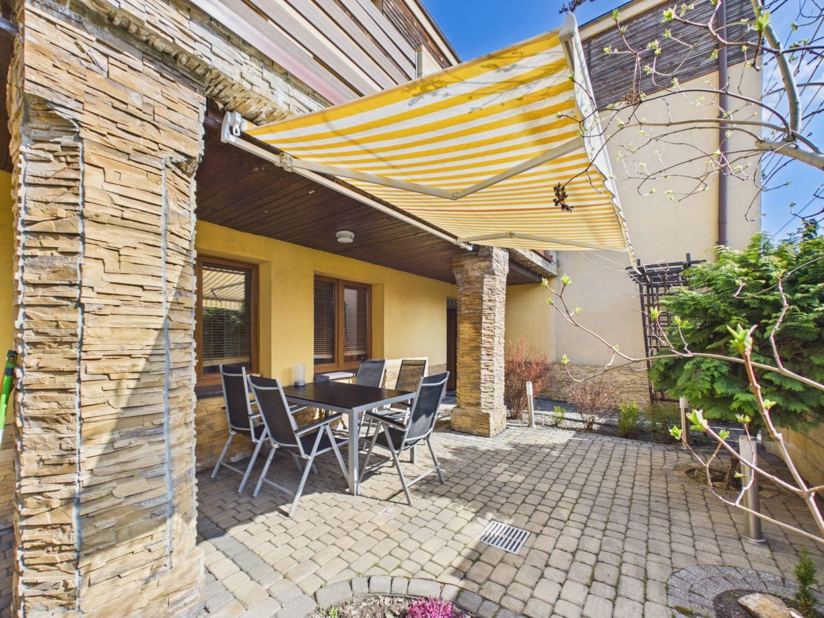 Dom 8 pokojowe na Sprzedaż