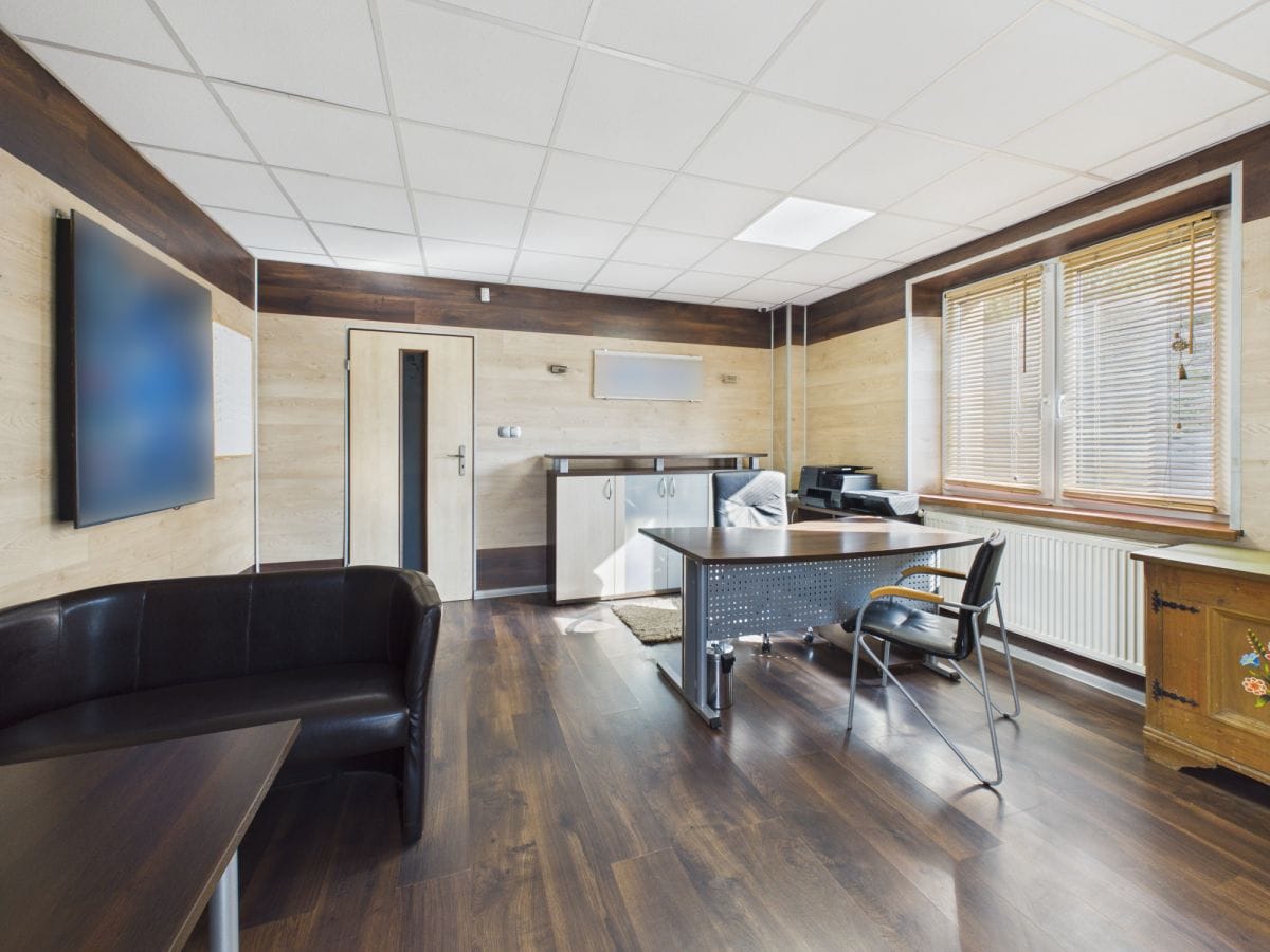 Dom 8 pokojowe na Sprzedaż