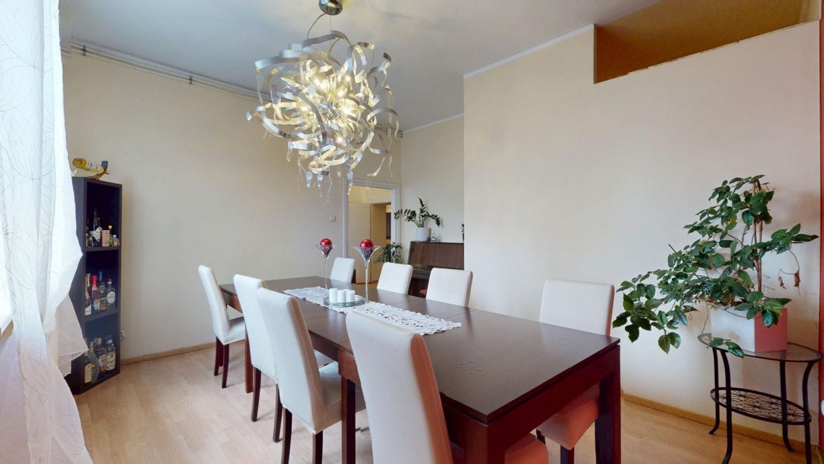 Mieszkanie 4 pokojowe na Sprzedaż