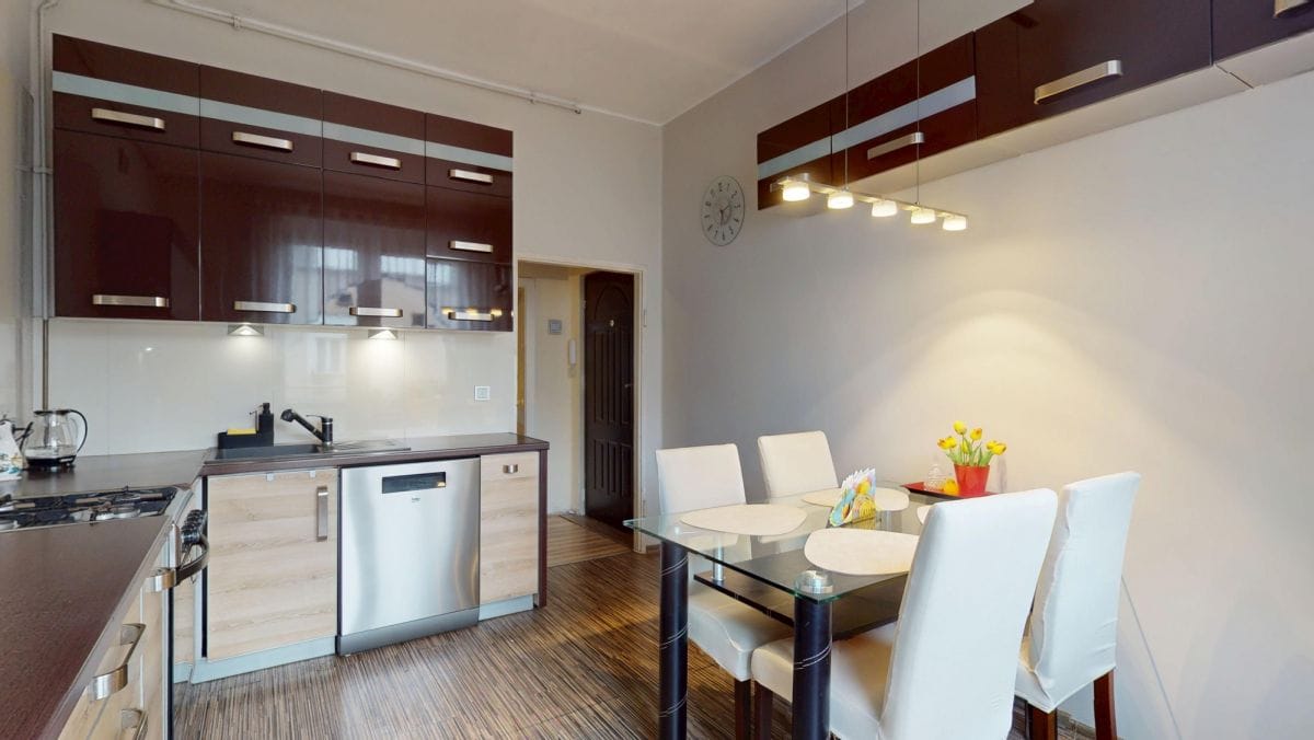 Mieszkanie 4 pokojowe na Sprzedaż