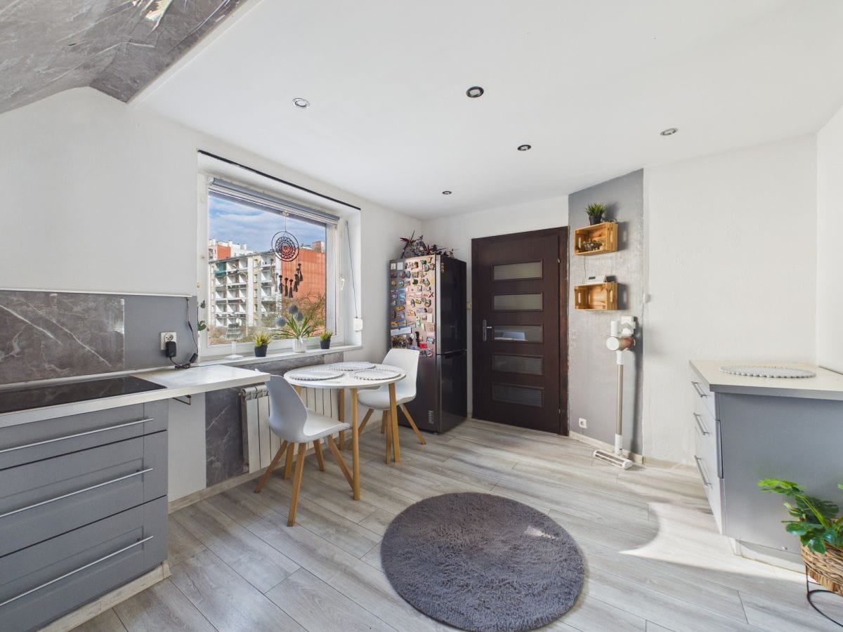 Dom 5 pokojowe na Sprzedaż