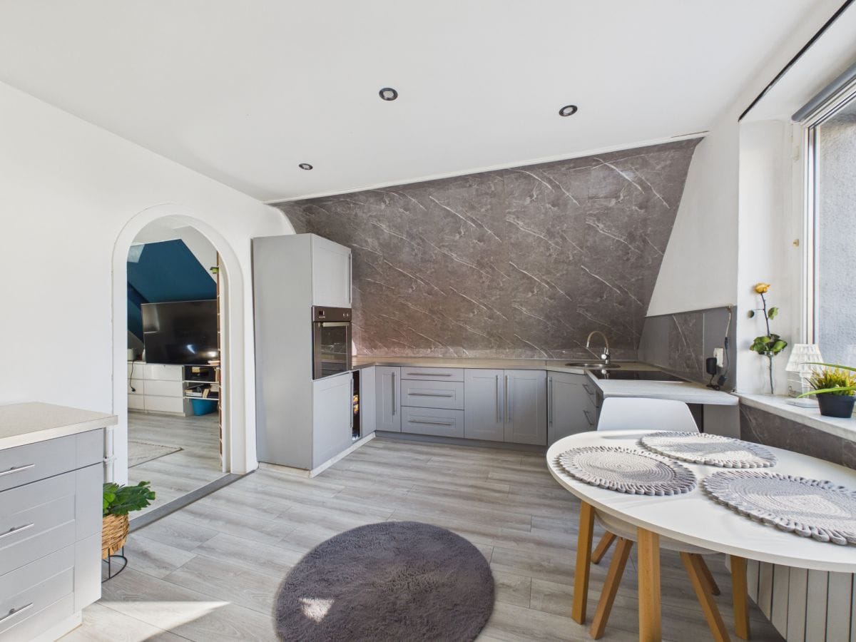 Dom 5 pokojowe na Sprzedaż