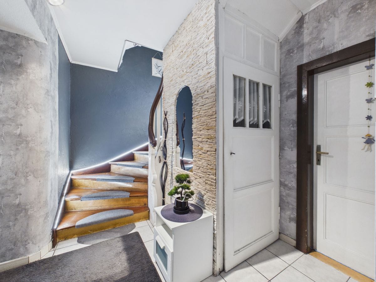 Dom 5 pokojowe na Sprzedaż