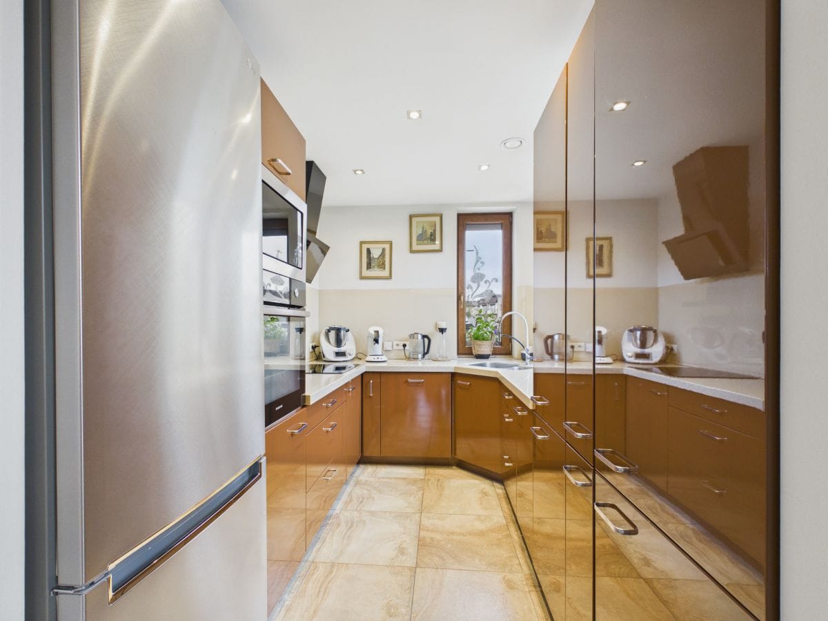 Dom 4 pokojowe na Sprzedaż