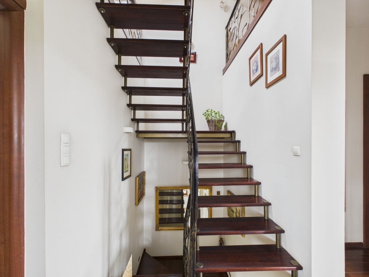 Dom 4 pokojowe na Sprzedaż