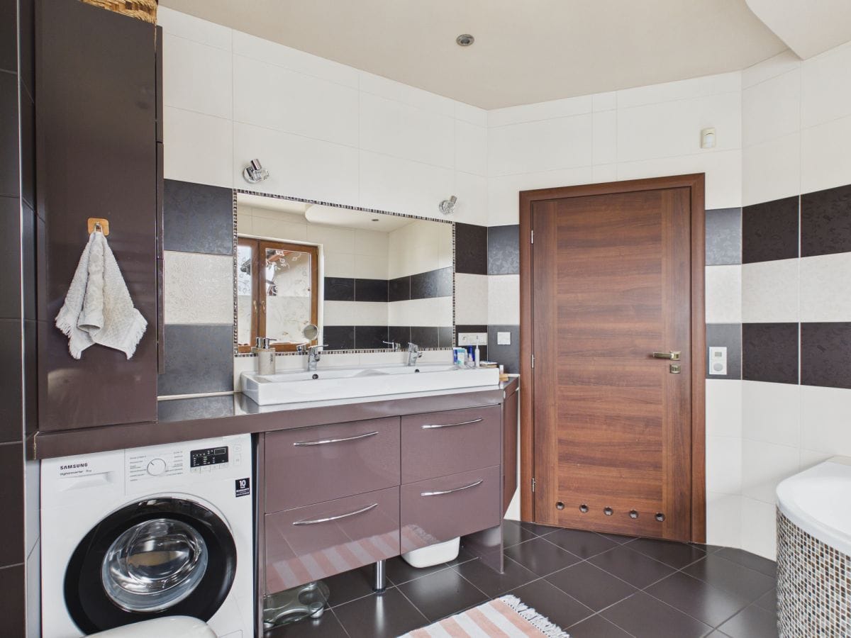 Dom 4 pokojowe na Sprzedaż