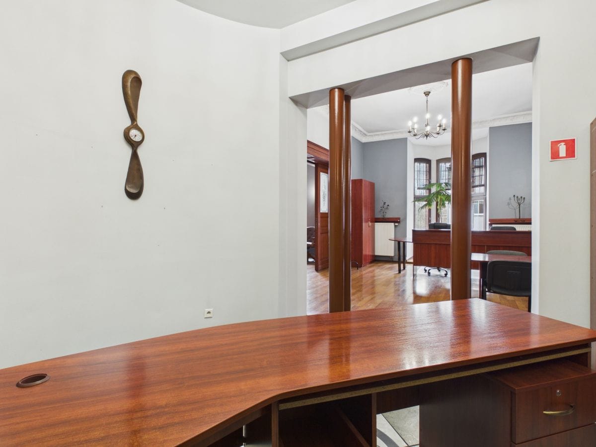 Lokal użytkowy  pokojowe na Sprzedaż