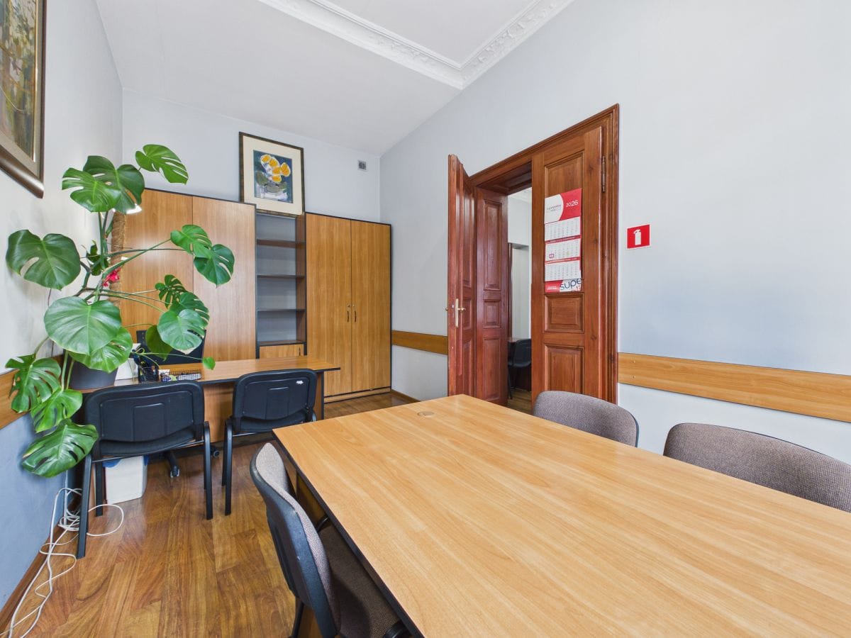 Lokal użytkowy  pokojowe na Sprzedaż