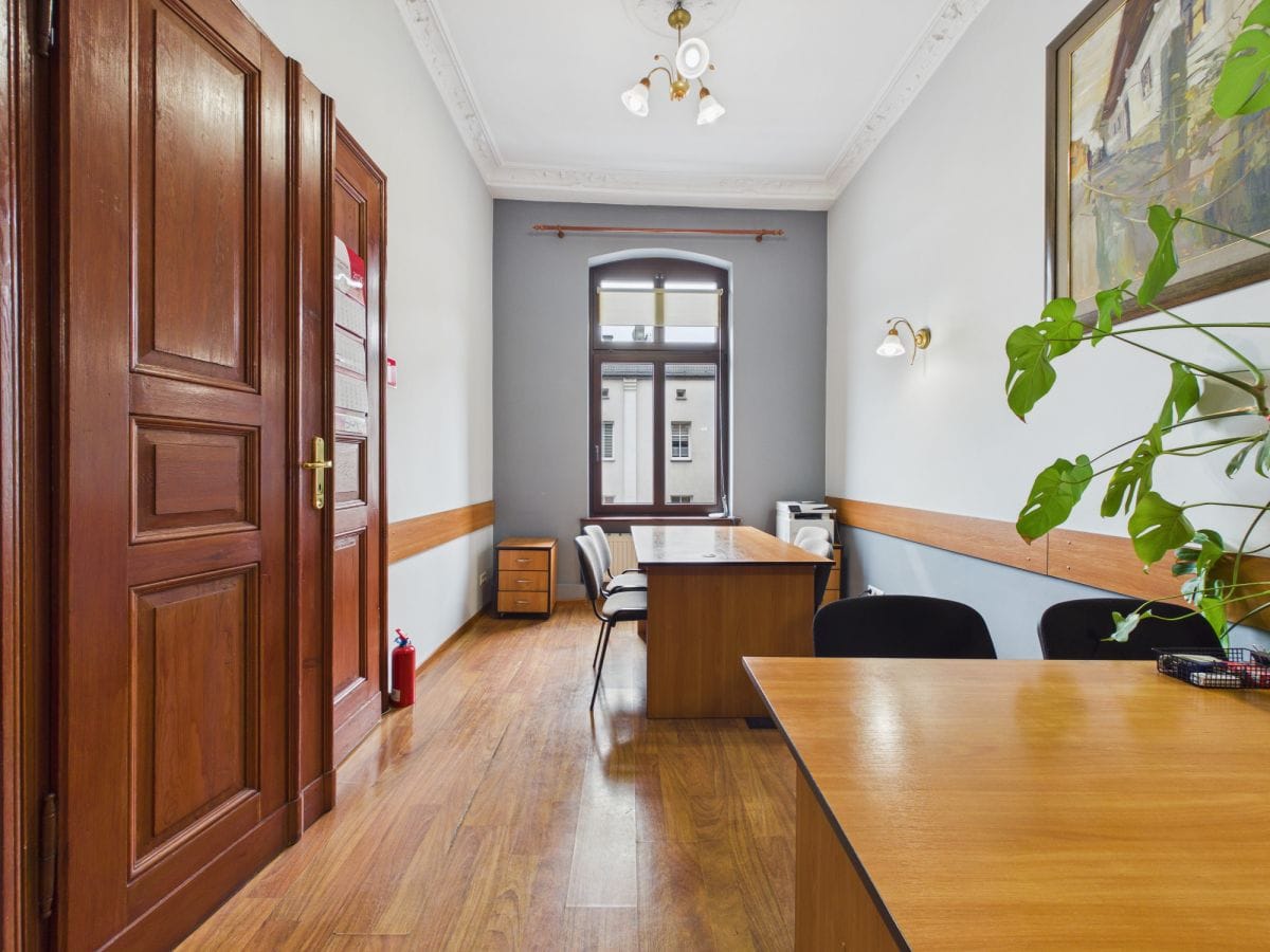 Lokal użytkowy  pokojowe na Sprzedaż