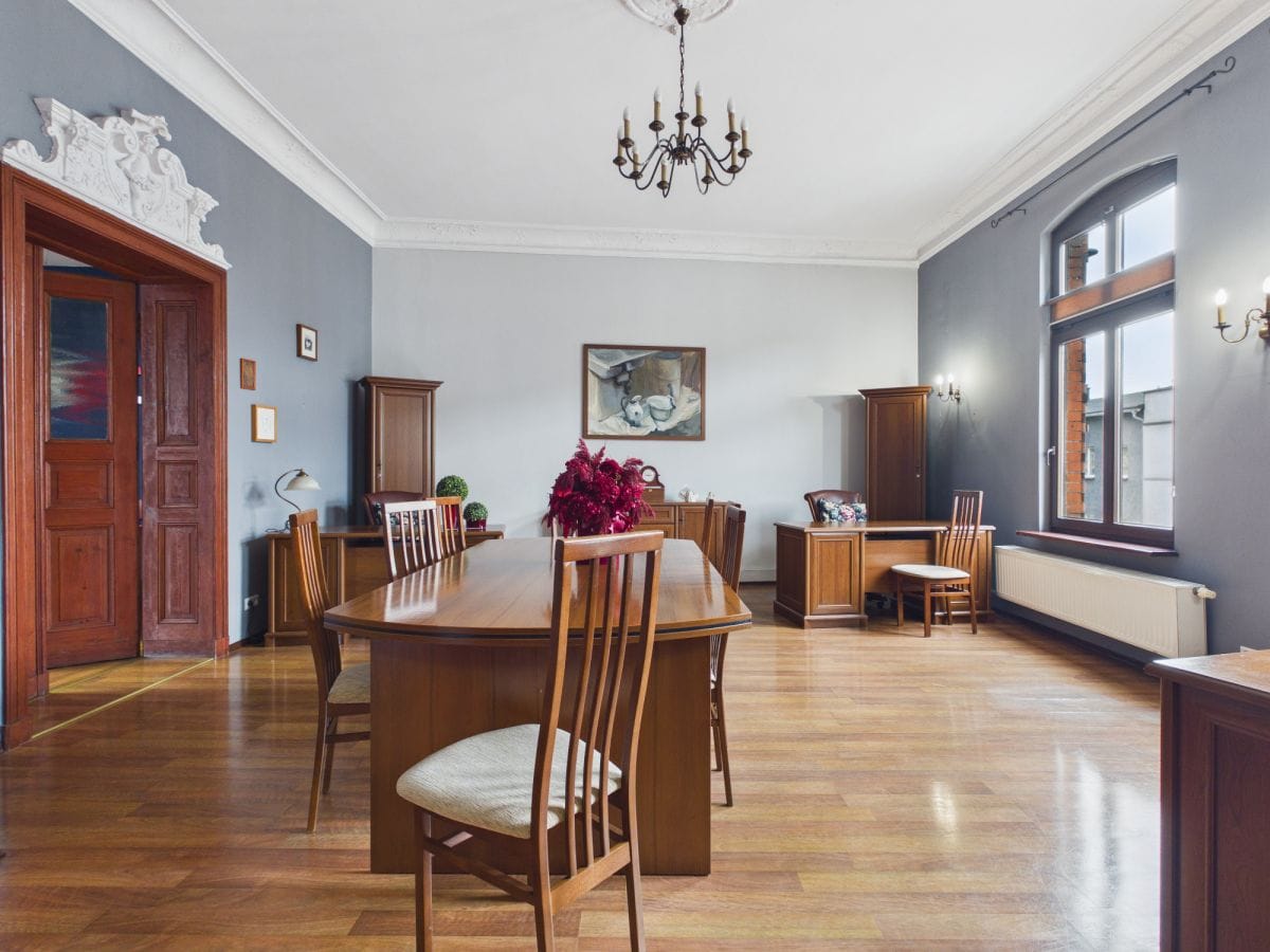 Lokal użytkowy  pokojowe na Sprzedaż