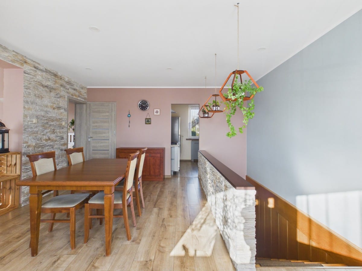 Dom 5 pokojowe na Sprzedaż