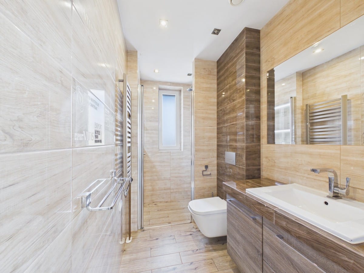 Dom 5 pokojowe na Sprzedaż