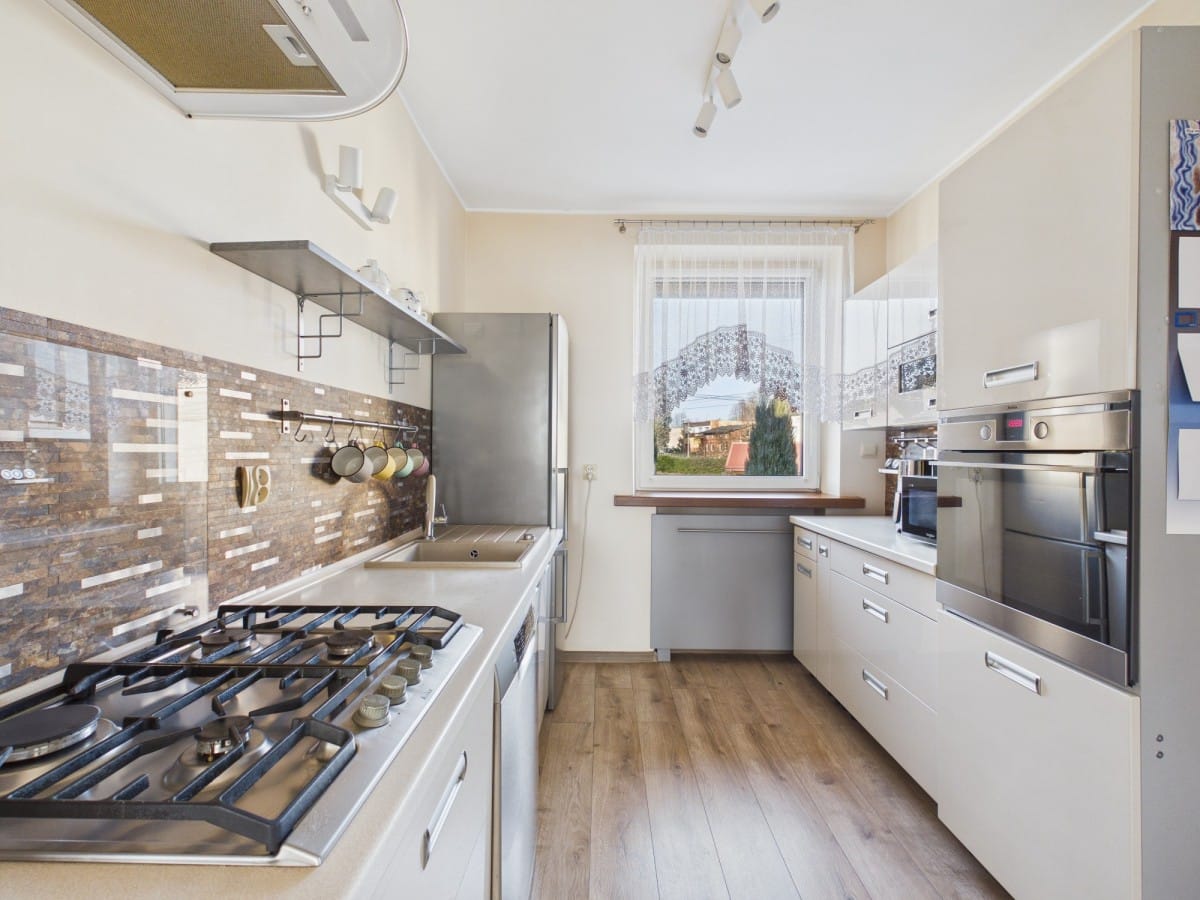 Dom 5 pokojowe na Sprzedaż