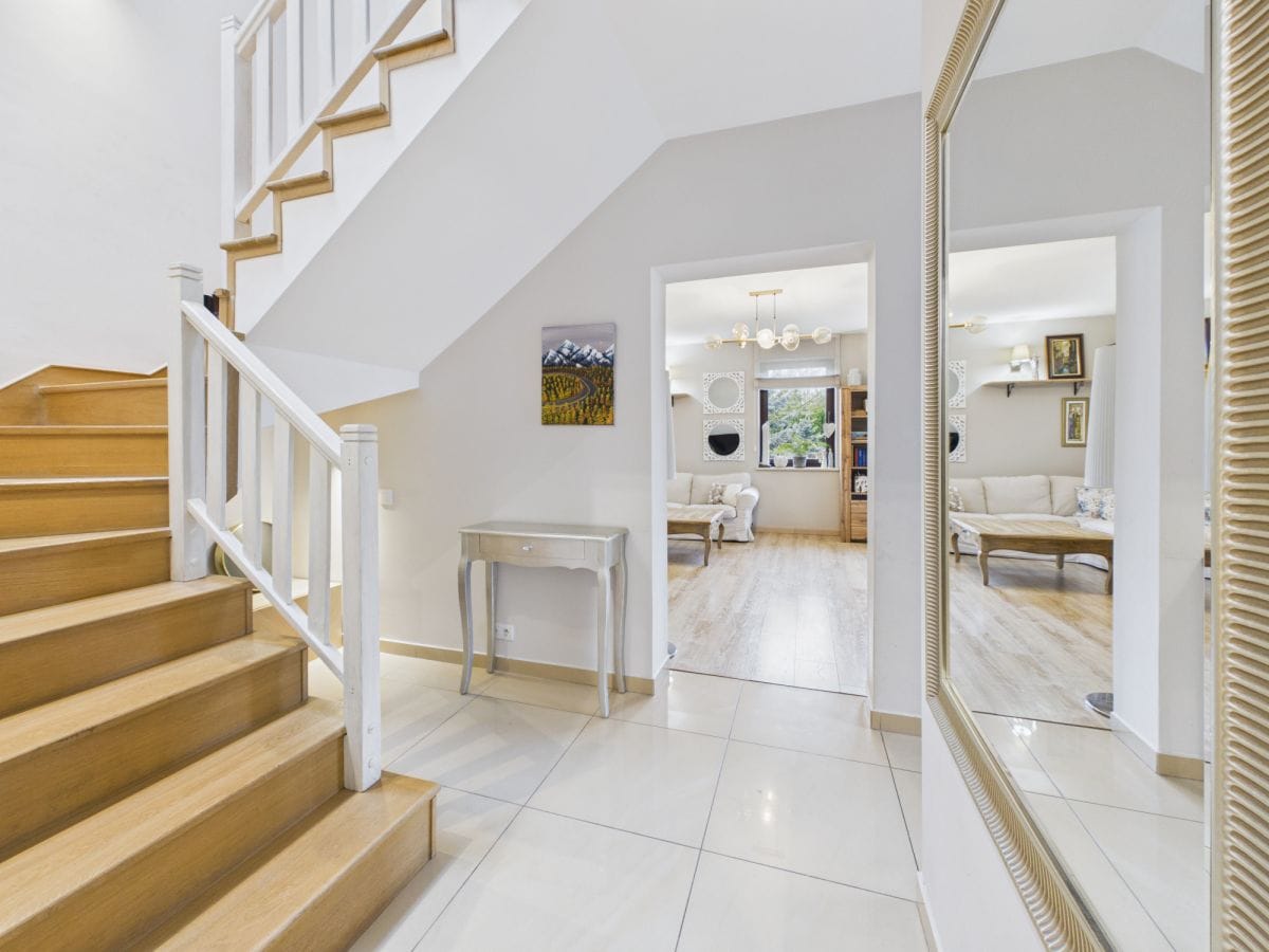 Dom 4 pokojowe na Sprzedaż