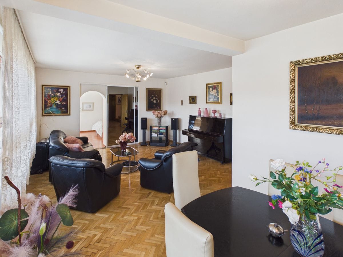 Dom 7 pokojowe na Sprzedaż